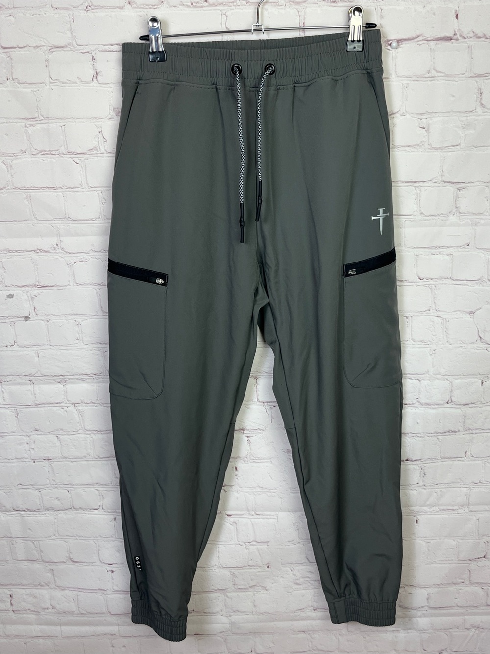 Three Nails Apex Jogger in Grey Size Medium